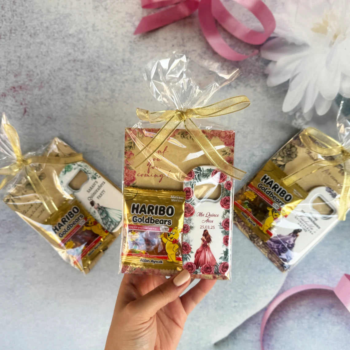 Quinceañera Party Gift Pack, Magnet+Card+ Gummy
